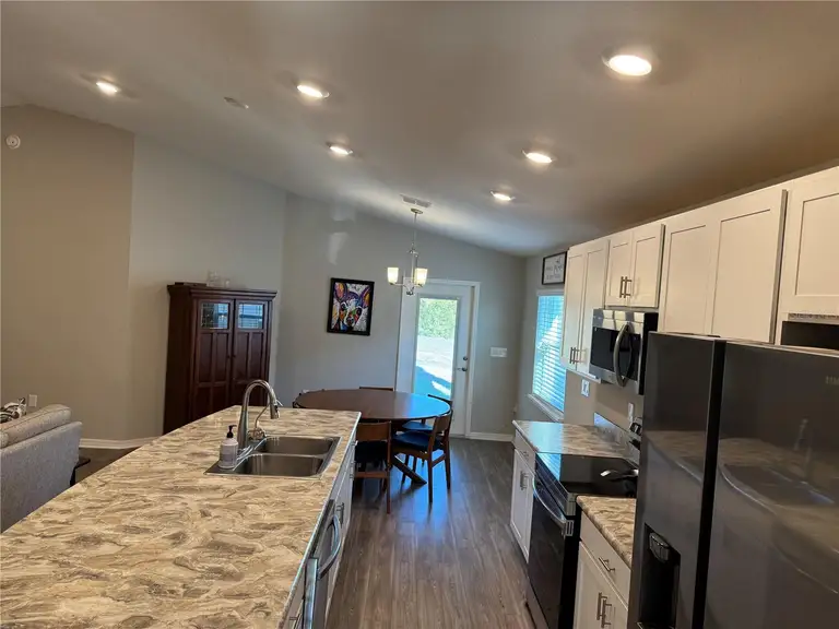 724 CARIBBEAN DR — photo 4