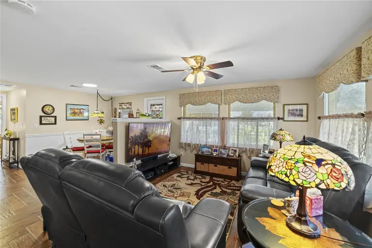 6 DA ROSA AVE — photo 4
