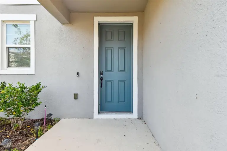 175 ARLINGTON SQUARE CT — photo 4