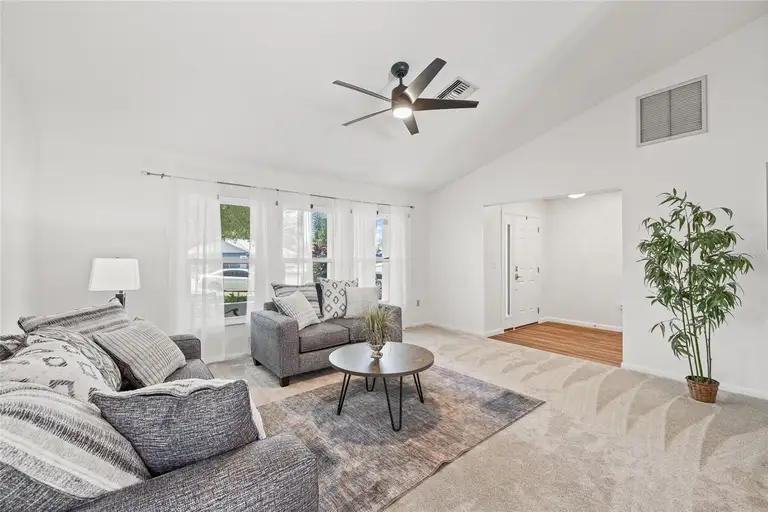 1300 CEDAR CT — photo 5