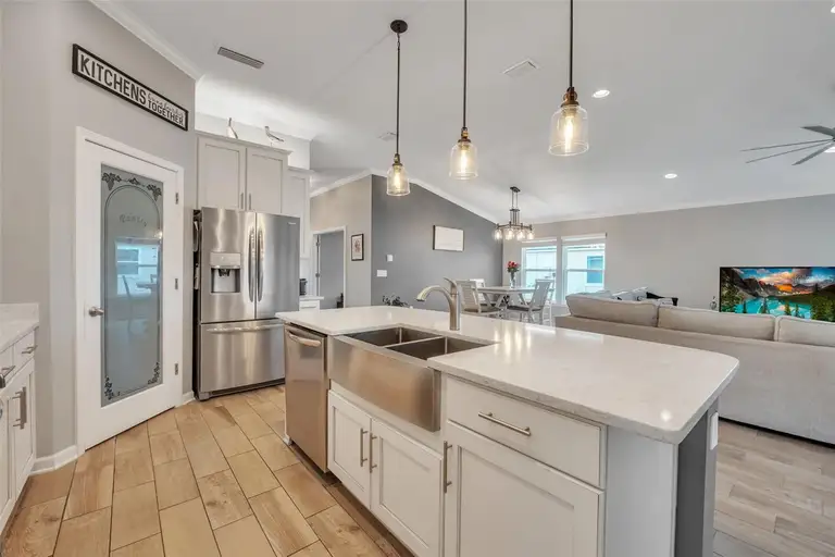 216 GRAND RESERVE DR — photo 3