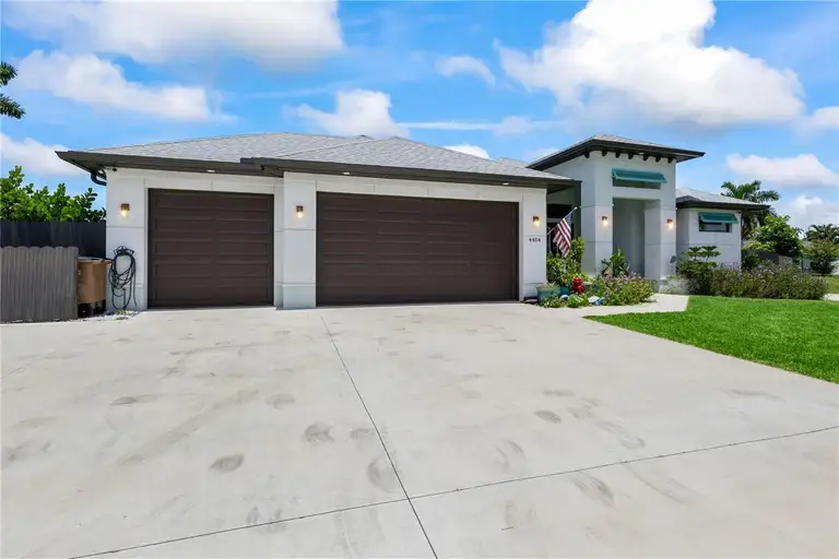 4404 SW 15TH PL