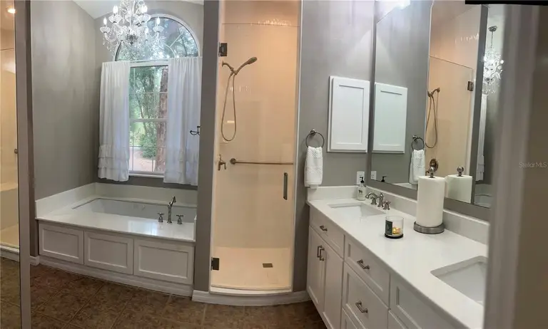 5324 N SIERRA VISTA DR — photo 2