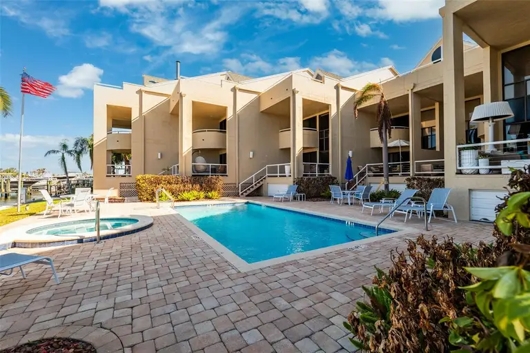 722 PINELLAS BAYWAY S #102 — photo 3
