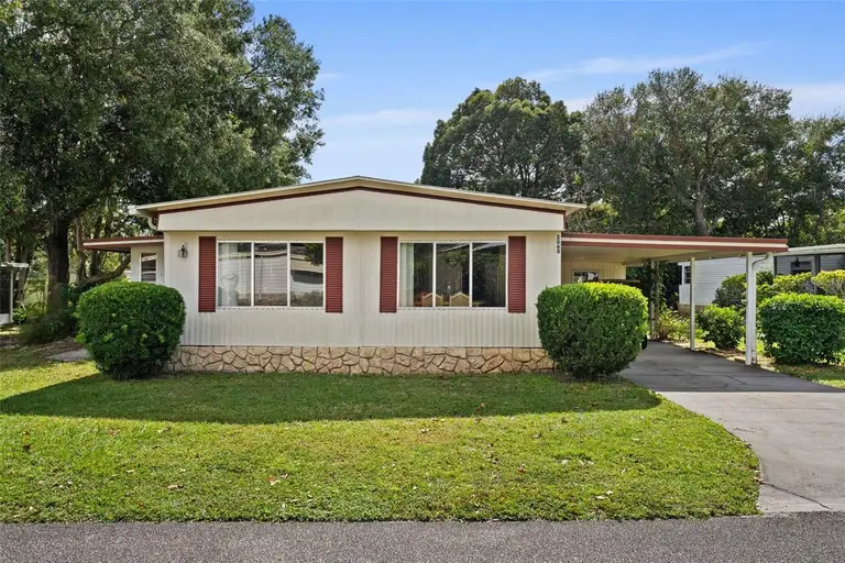2060 LAMPLIGHT CIR — photo 2