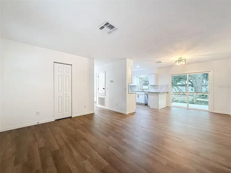 6710 E SENECA ST — photo 3
