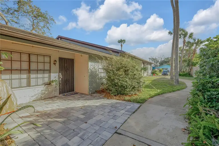 526 LIVE OAK ST #1070 — photo 2
