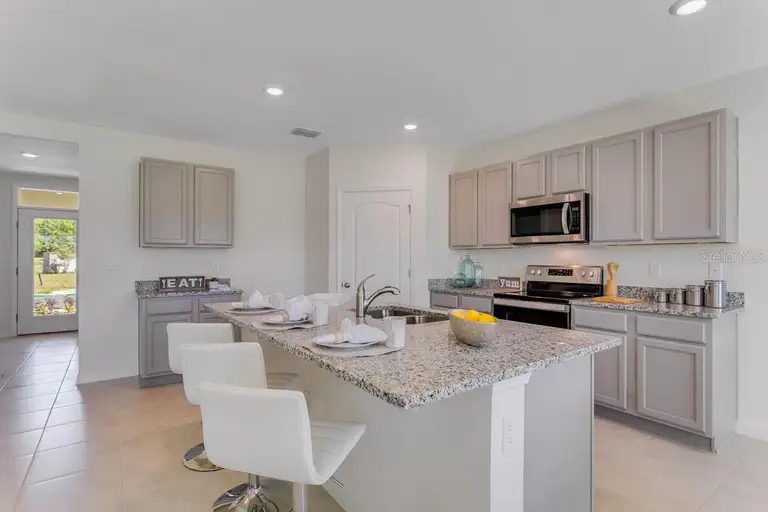 820 DEBARY AVE — photo 5
