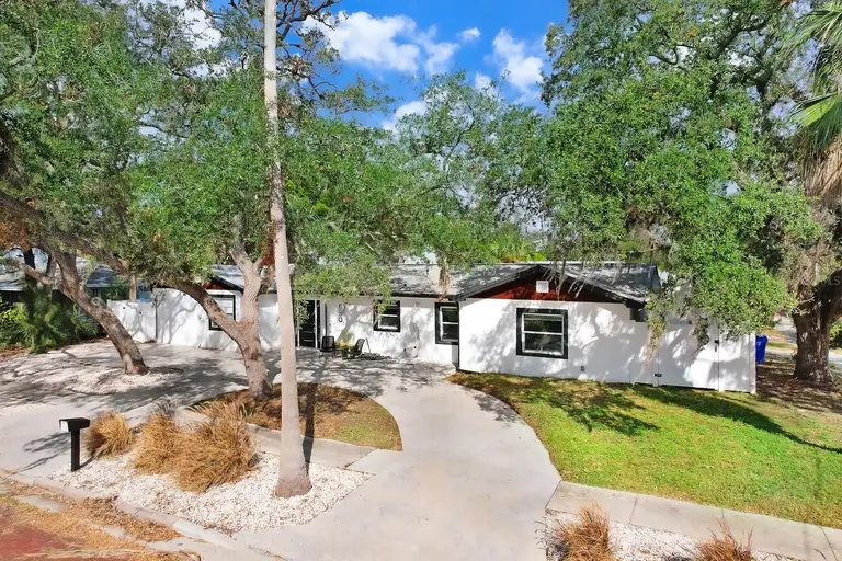 530 LOCKLIE ST — photo 3