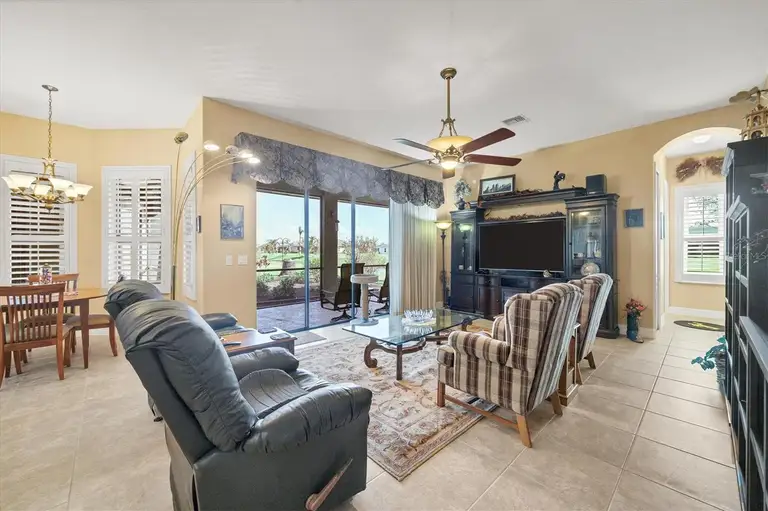 935 ROTONDA CIR — photo 3