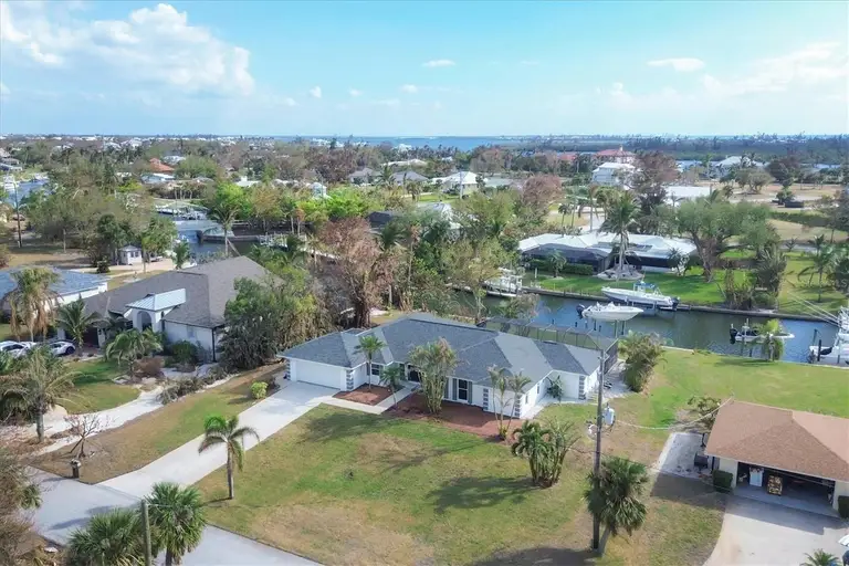 165 SPYGLASS ALY — photo 2