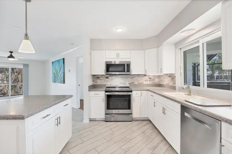 165 SPYGLASS ALY — photo 4