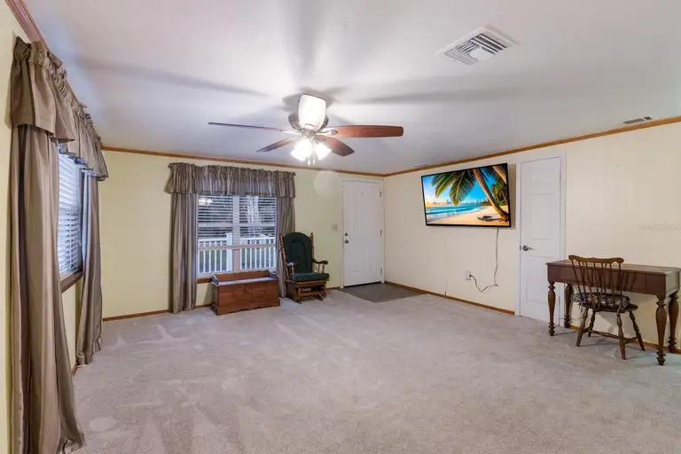 1640 CENTER RD — photo 4