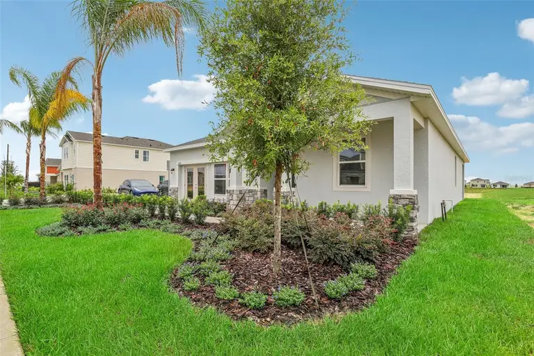 916 PEARLWOOD LOOP — photo 3
