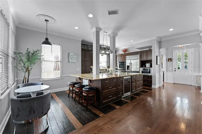205 N VILLAGE ST — photo 4