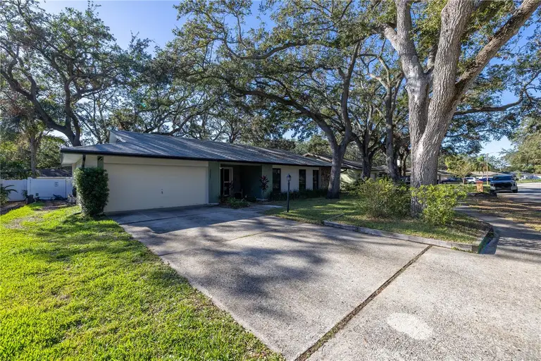 2227 WILLOWBROOK DR