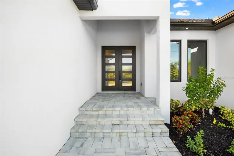 10107 BOYLSTON ST — photo 3