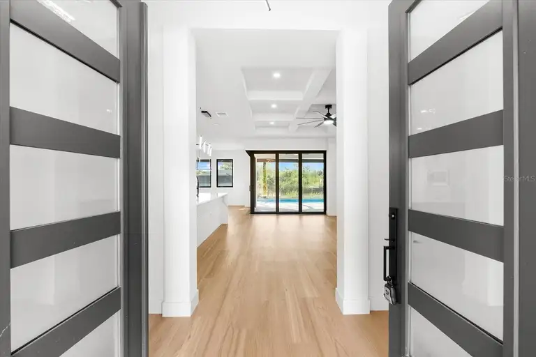 10107 BOYLSTON ST — photo 4