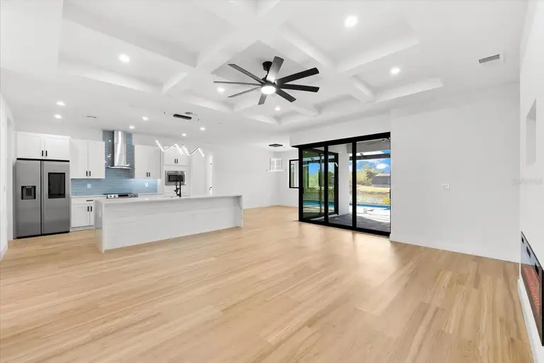 10107 BOYLSTON ST — photo 5