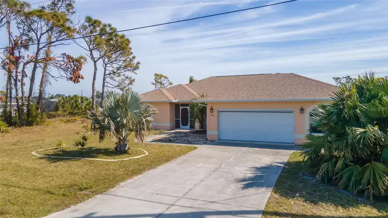 243 FAIRWAY RD — photo 3