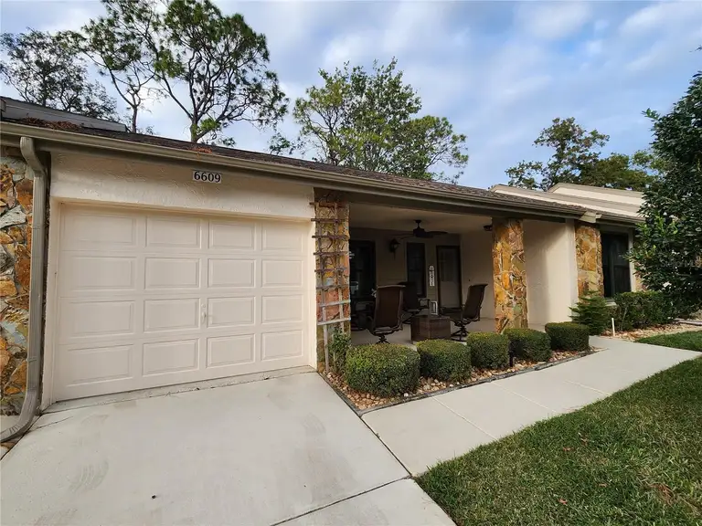 6609 SOVEREIGN WAY — photo 2