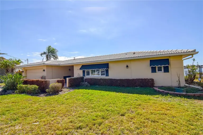 5631 BAYVIEW DR — photo 2