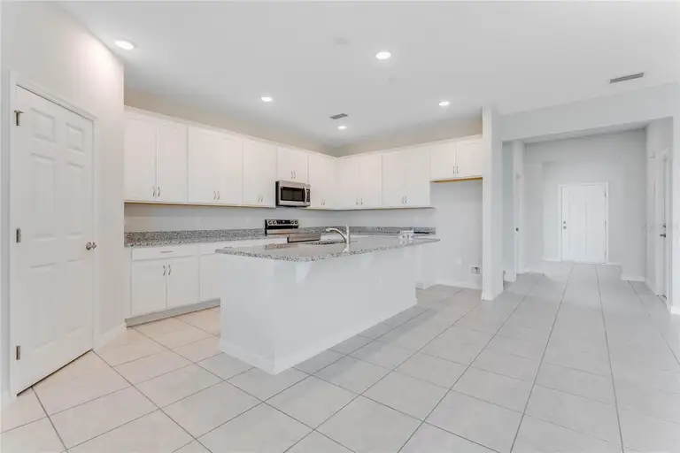 301 BRANCHWOOD PL — photo 4