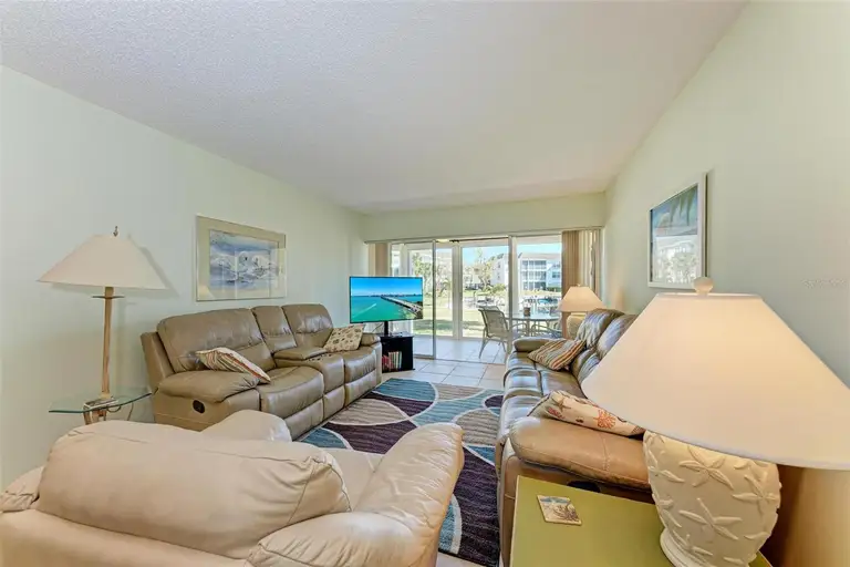 4370 CHATHAM DR #104 — photo 5