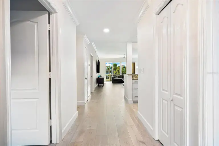 862 HUDSON AVE #862 — photo 2