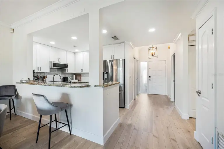 862 HUDSON AVE #862 — photo 4