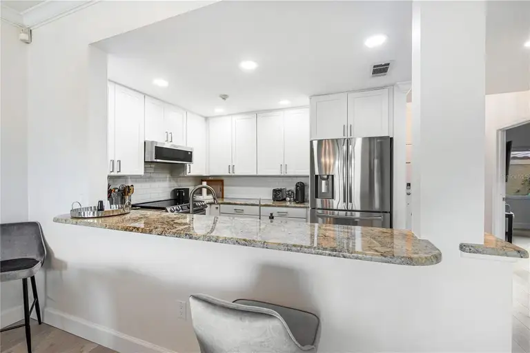 862 HUDSON AVE #862 — photo 5