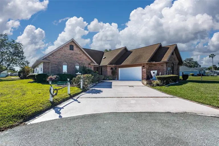 10 CASTLE CT — photo 4