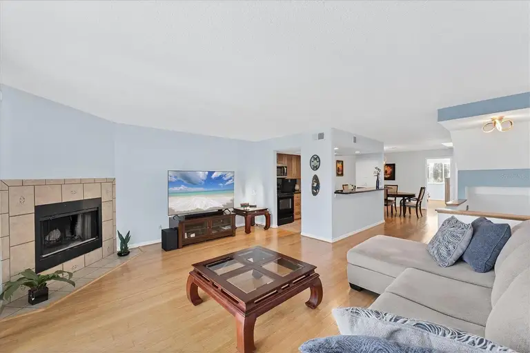 514 GARLAND CIR — photo 5