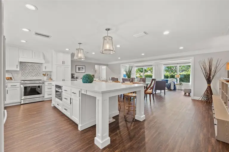 1470 HILL DR — photo 2