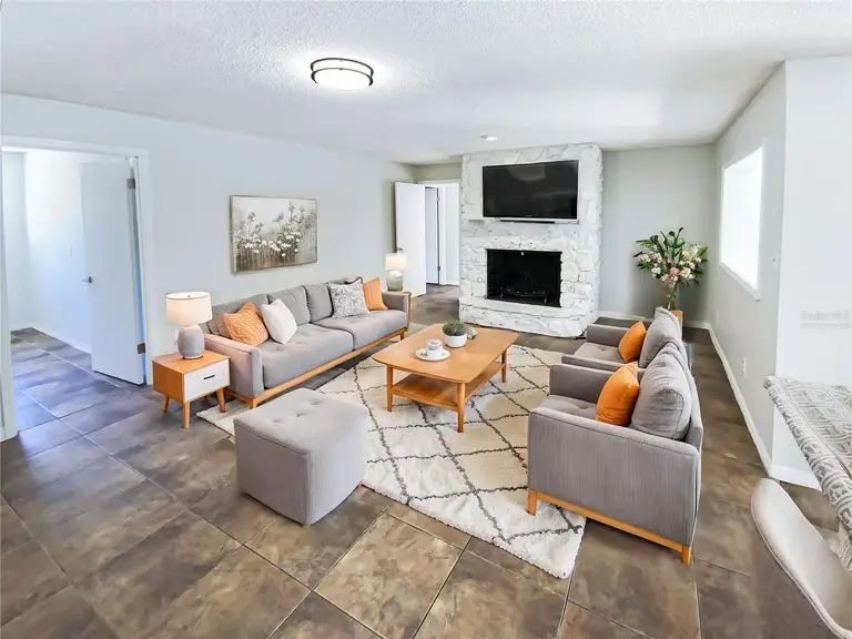 4026 TENITA DR — photo 2