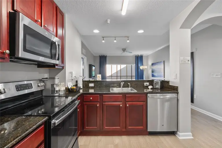 14501 GROVE RESORT AVE #1727