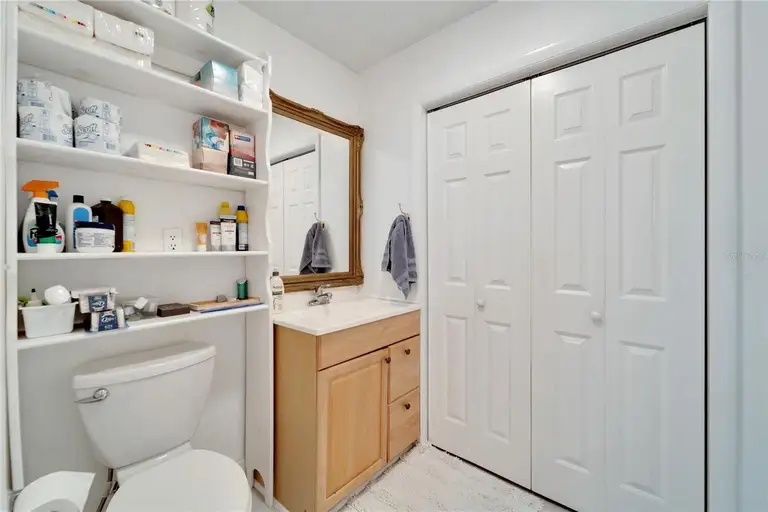 1323 VALLEY HL E