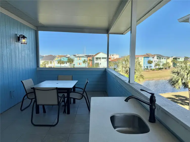 8035 SURF ST — photo 4