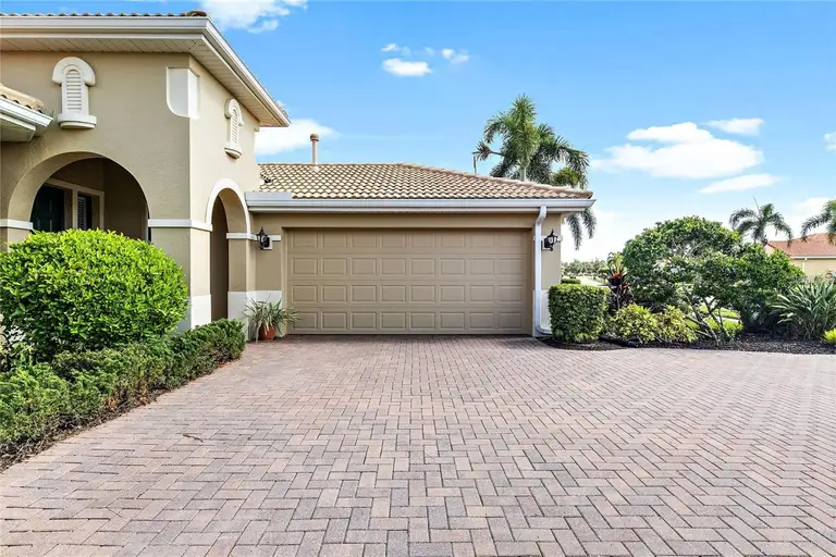 134 SAVONA WAY — photo 3