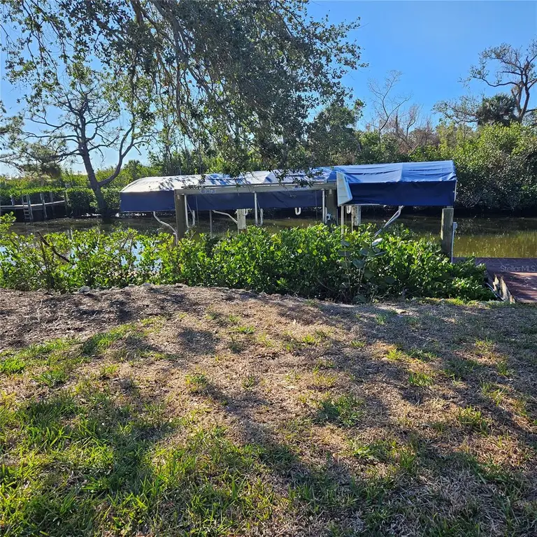 4678 ARLINGTON DR — photo 4