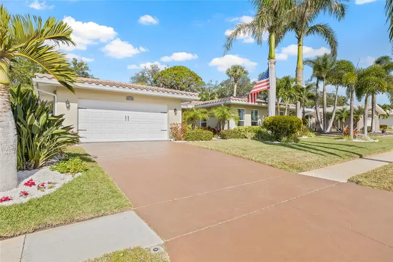 14715 CROWN DR — photo 4