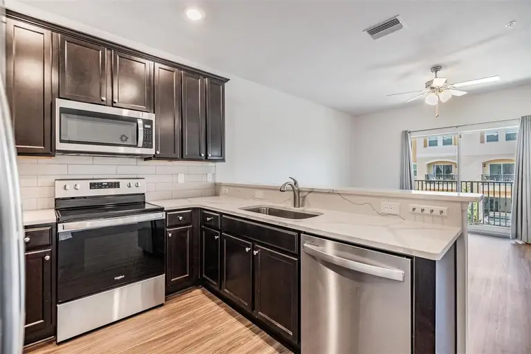 5517 ANGEL FISH CT — photo 2