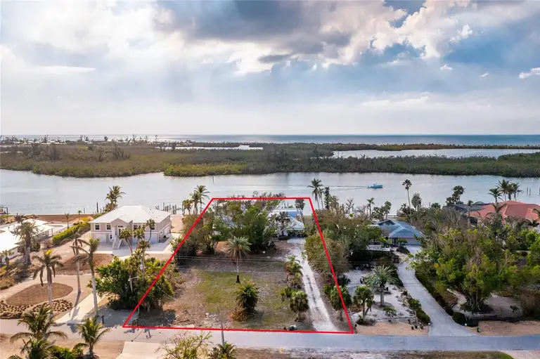 265 GREEN DOLPHIN DR S