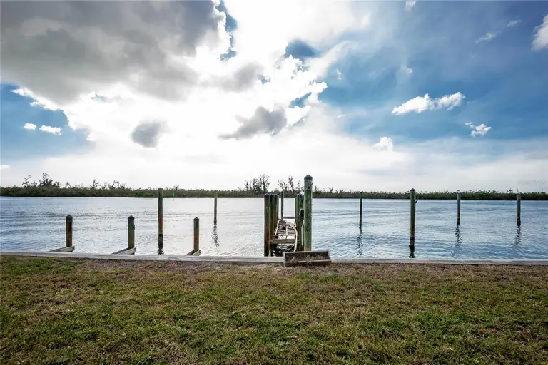 265 GREEN DOLPHIN DR S — photo 4
