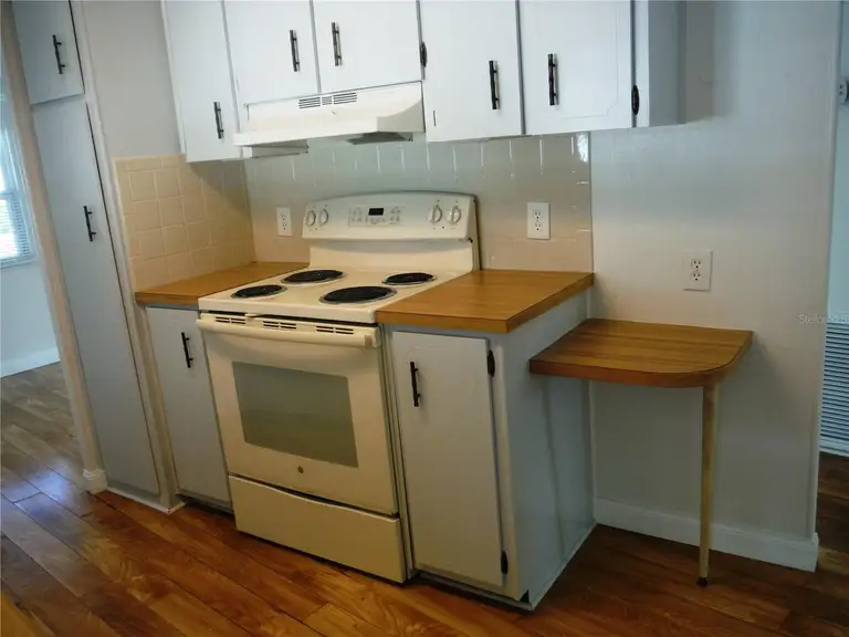 90 CHESTNUT DR #11 — photo 4