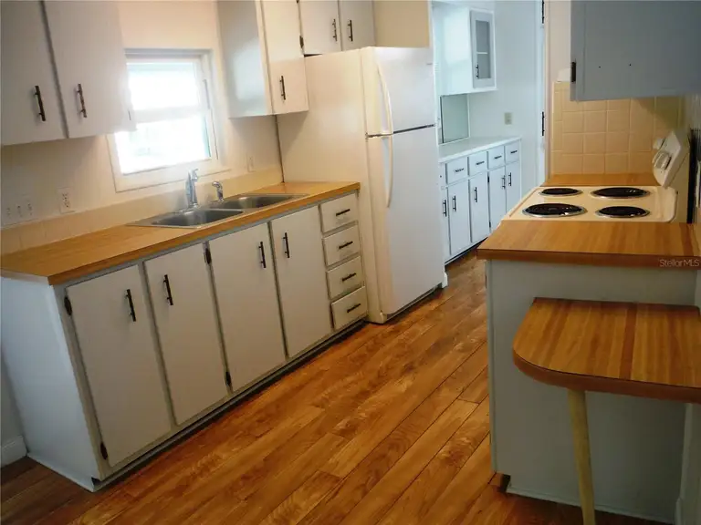 90 CHESTNUT DR #11 — photo 5