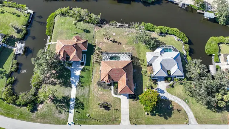 4658 ARLINGTON DR — photo 3