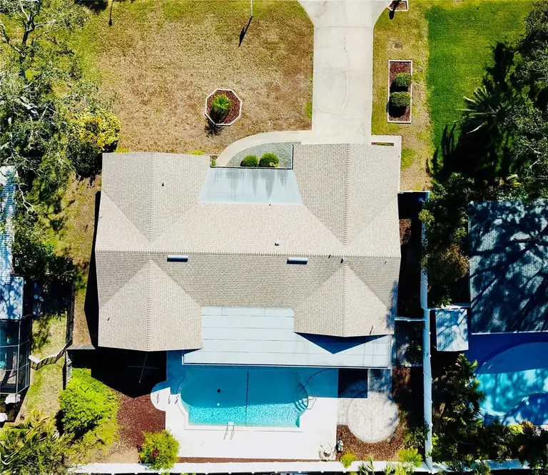 1136 BURKE AVE — photo 3