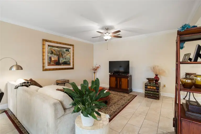 829 DATE PALM LN — photo 3