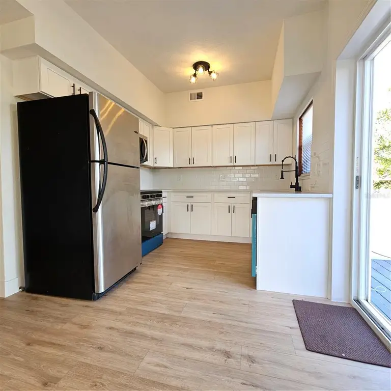 604 PROSPECT AVE — photo 3
